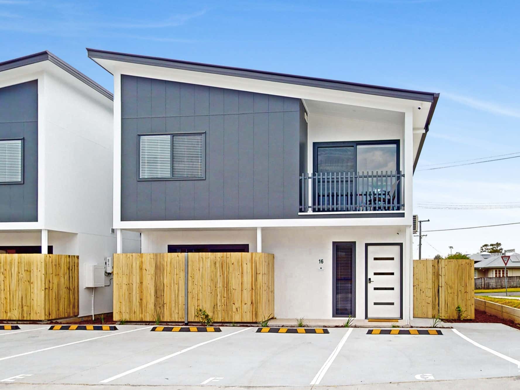 16 Gledson MAIN